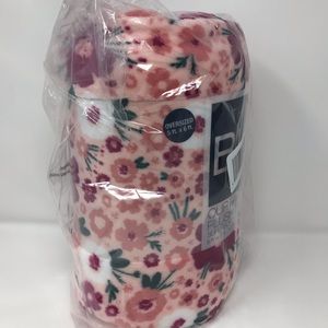 NWT Super soft plush throw blanket w/ flower print